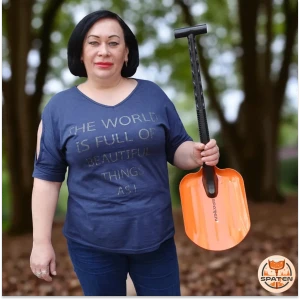 Купила оранжевую авто-лопату на этом сайте